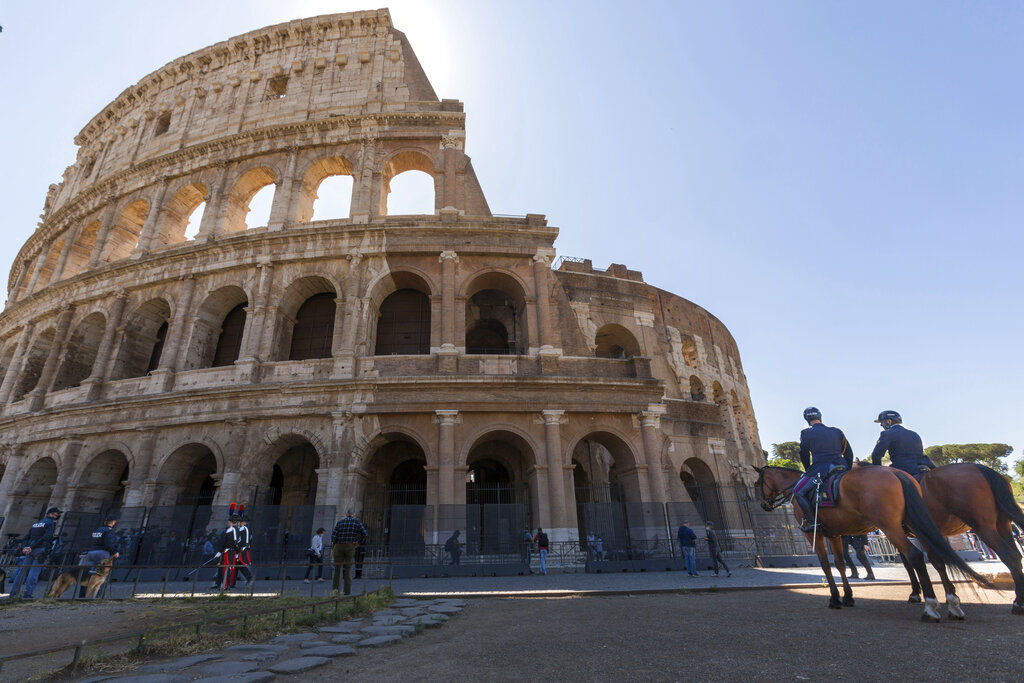 APTOPIX Virus Outbreak Italy Colosseum Reopens